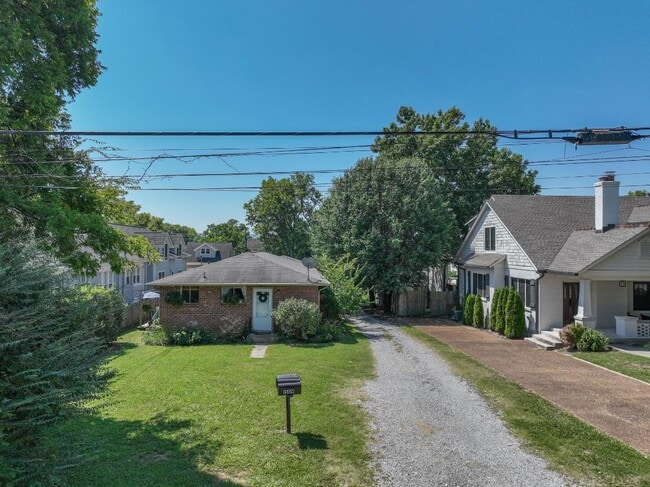 Foto del edificio - 1509D Sweetbriar Ave