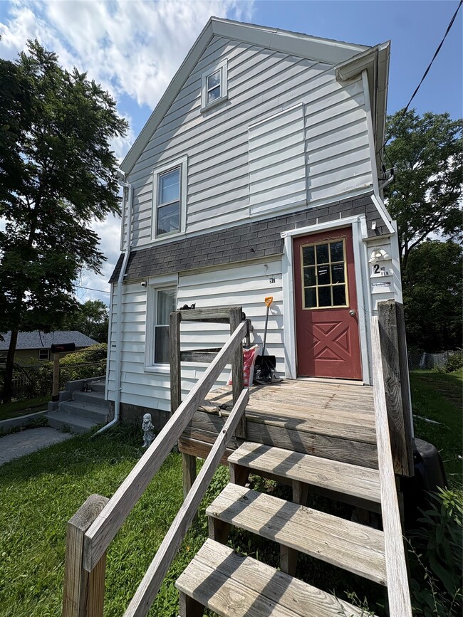 Building Photo - 97 Fairview Ave