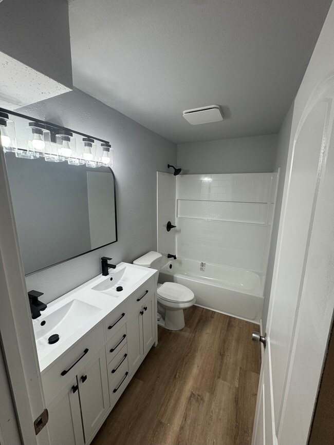 Bathroom - 616 E State St Apartment