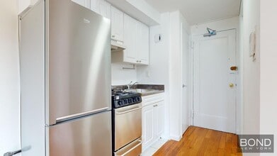 Building Photo - 257 E 61st St