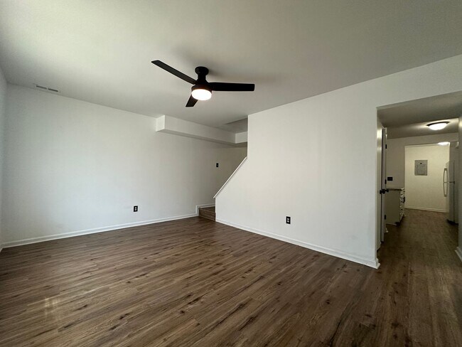 Foto del edificio - 414 Myrtlewood Cir