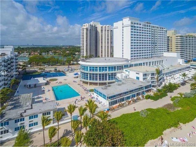 Primary Photo - 5445 Collins Ave