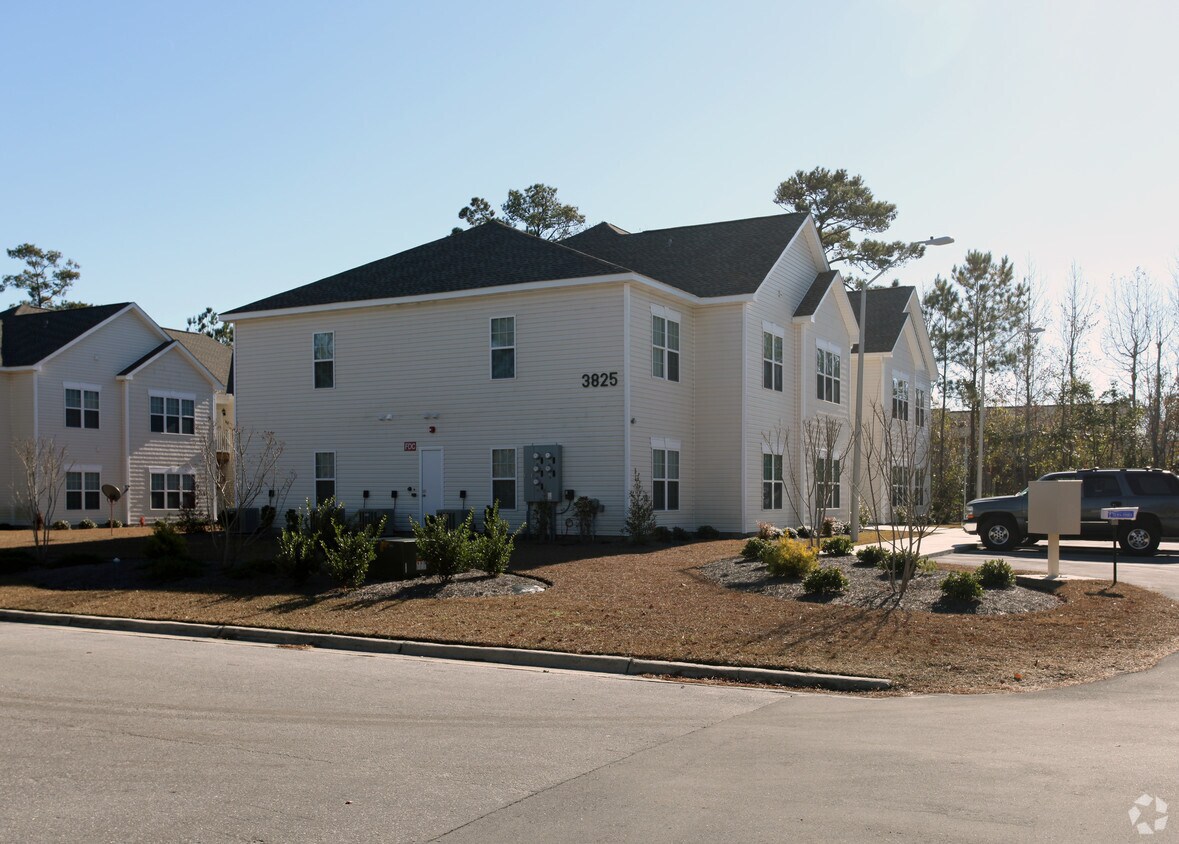Building Photo - 3821-3825 Galantis St