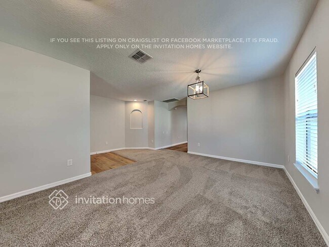 Foto del edificio - 11833 Thicket Wood Dr