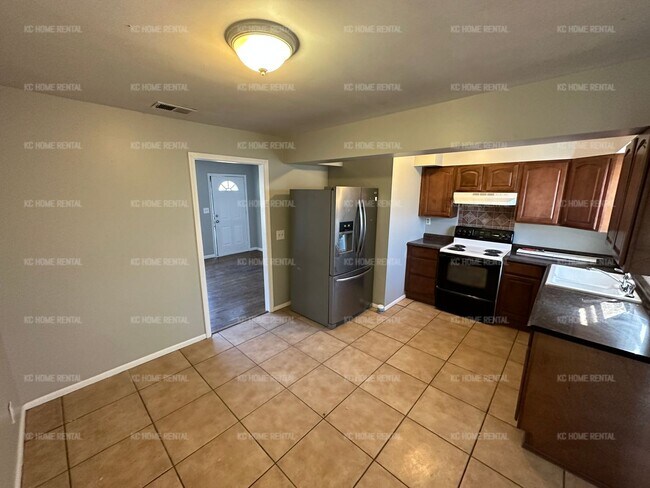 Building Photo - Lovely 3 bed 1 bath home in KCMO!