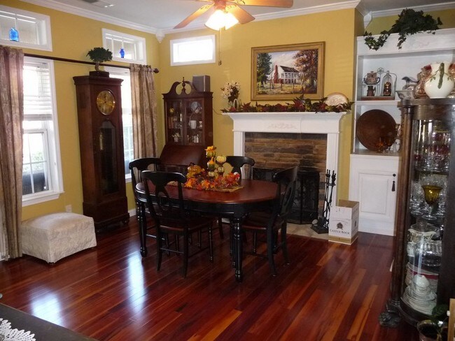 Foto del edificio - 346 Pinehurst Way