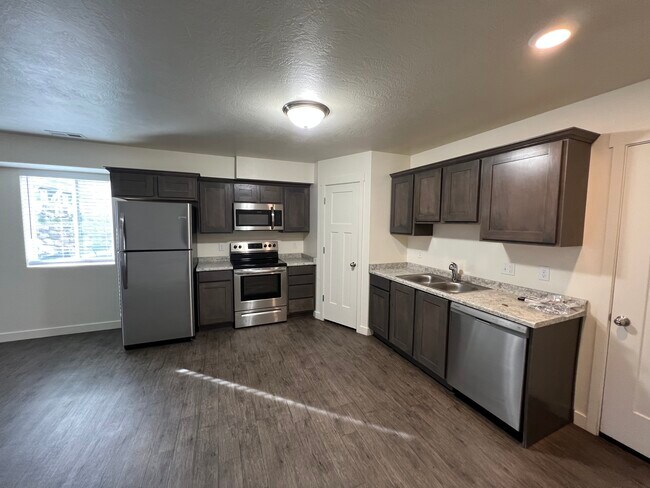 Building Photo - 14854 S Trap Rock Way