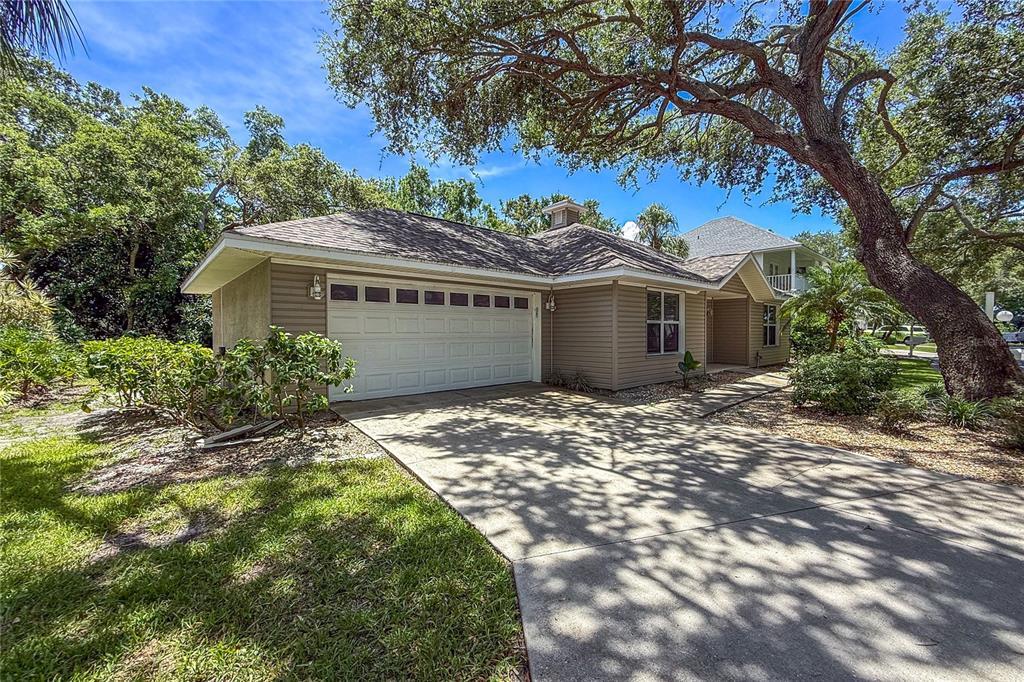 Foto principal - 2403 63rd St W