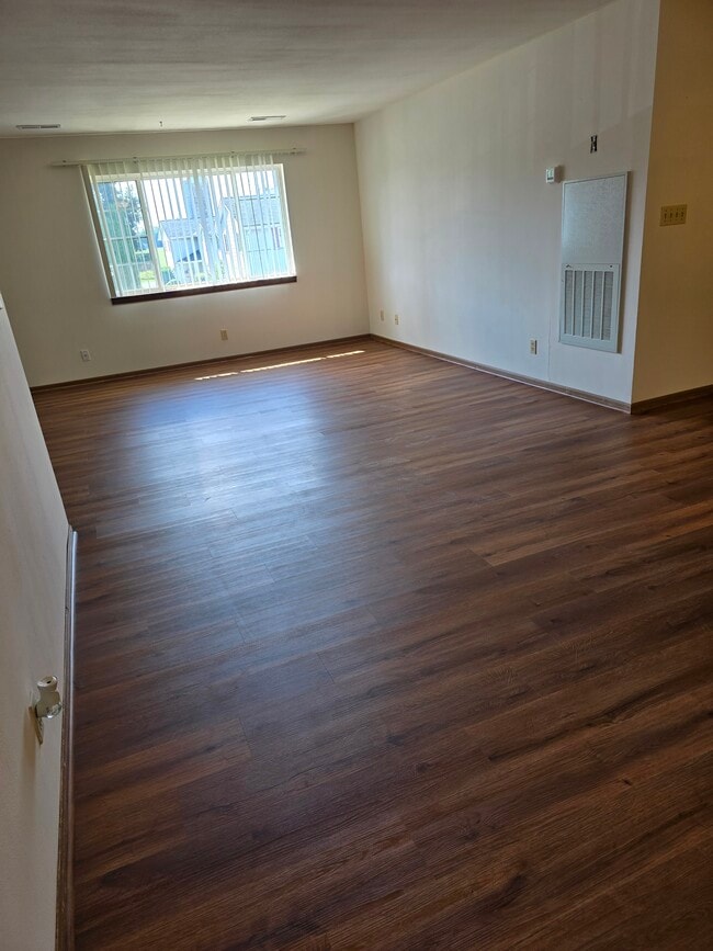 Building Photo - Riverbend Apts