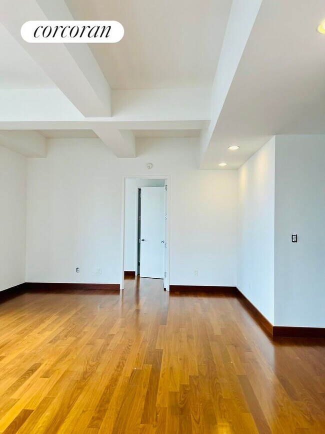 Foto del edificio - 305 E 63rd St
