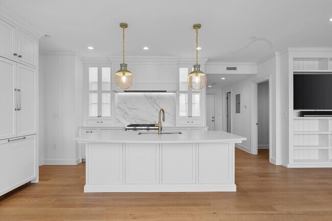 Building Photo - 37 Farragut Rd