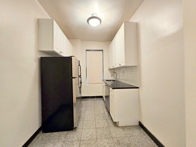 Foto del edificio - 664 W 163rd St