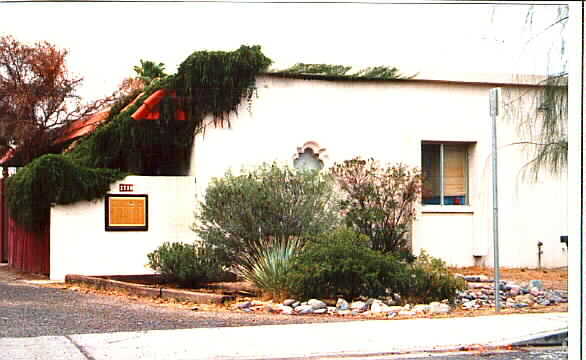 Building Photo - 2710 E Marconi Ave