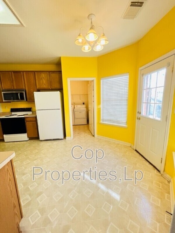Foto del edificio - 6239 Parkland Oaks Dr