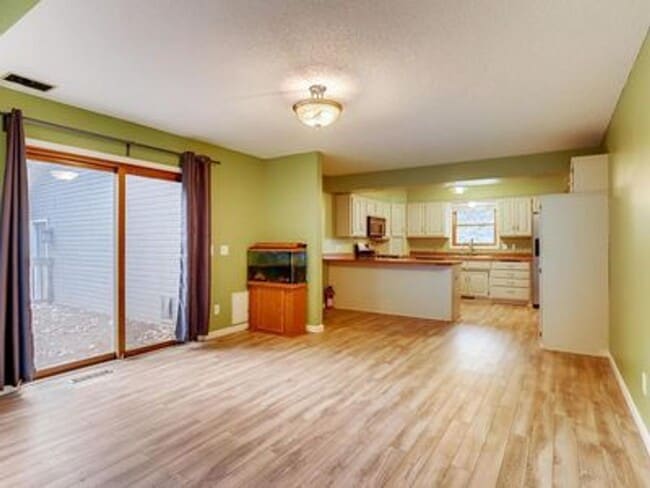 Building Photo - Must See Single Family Home!  Fenced in Ya...