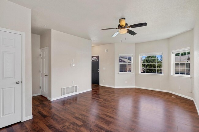 Building Photo - Lovely 4 Bedroom with Ample Storage