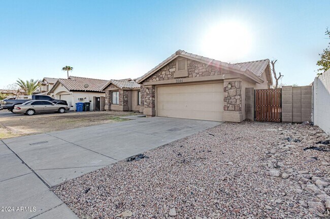 Building Photo - 2544 N 85th Ave