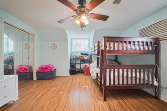 Building Photo - 13351 Oak Leaf Ln