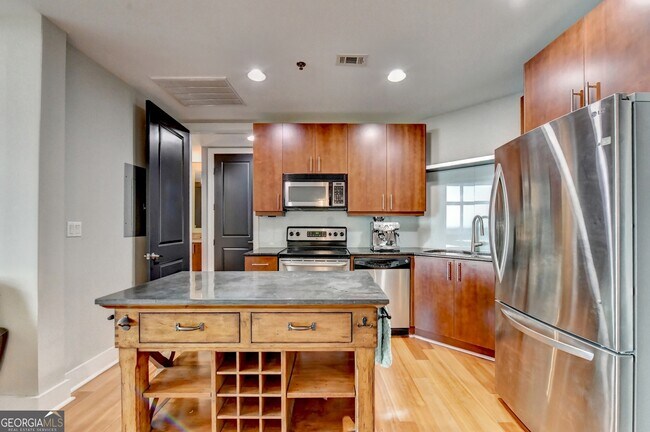 Foto del edificio - 4561 Olde Perimeter Way