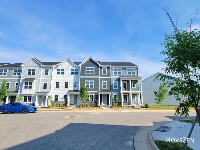 Building Photo - 828 Basswood Gln Trl