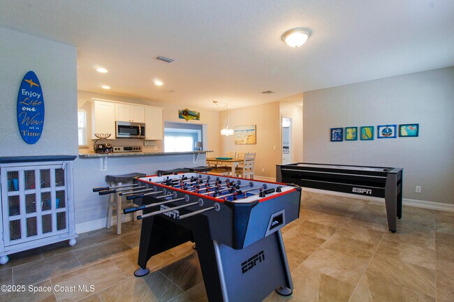 Foto del edificio - 827 Glenmore Cir