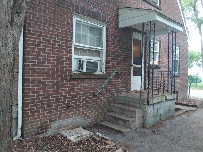 Building Photo - 531 Rosemont Gdn