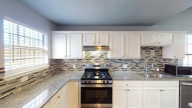 Building Photo - Spacious Victory Gardens home near Trammell Crow Park