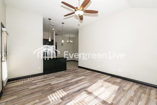 Building Photo - 10512 NW 35th St