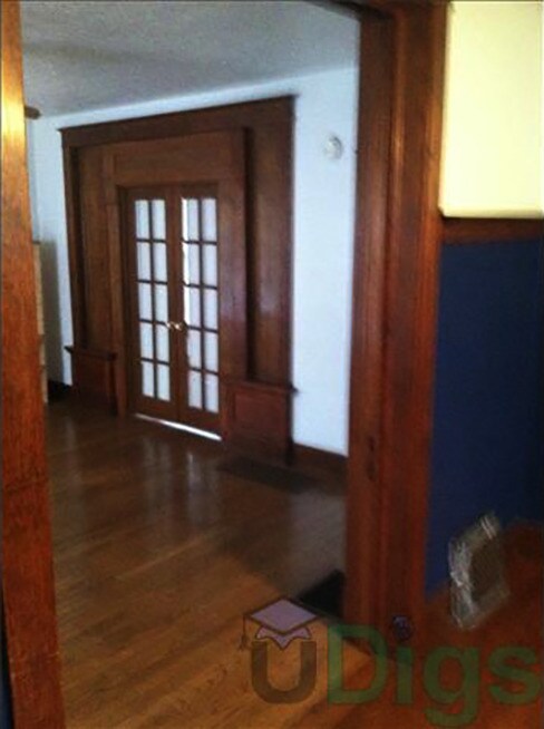 Building Photo - 2-Story House, 4Bed/2Bath, Garage, Washer/Dryer. Pet Friendly
