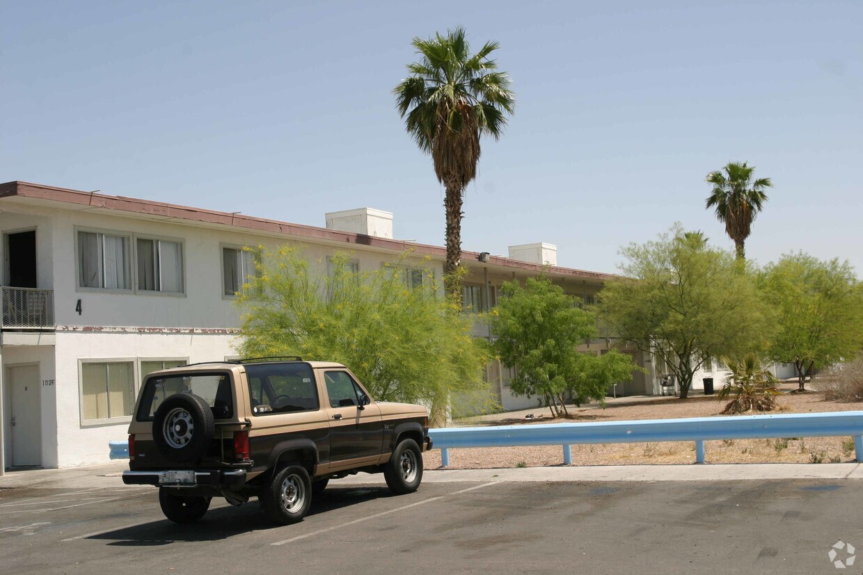 Foto del edificio - 1001 W McWilliams Ave