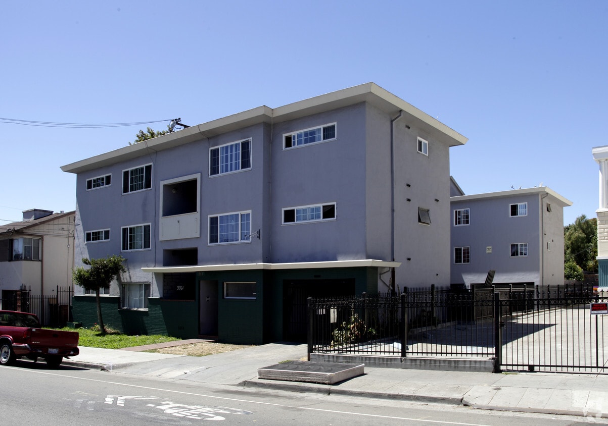 Primary Photo - 2361 Fruitvale Ave