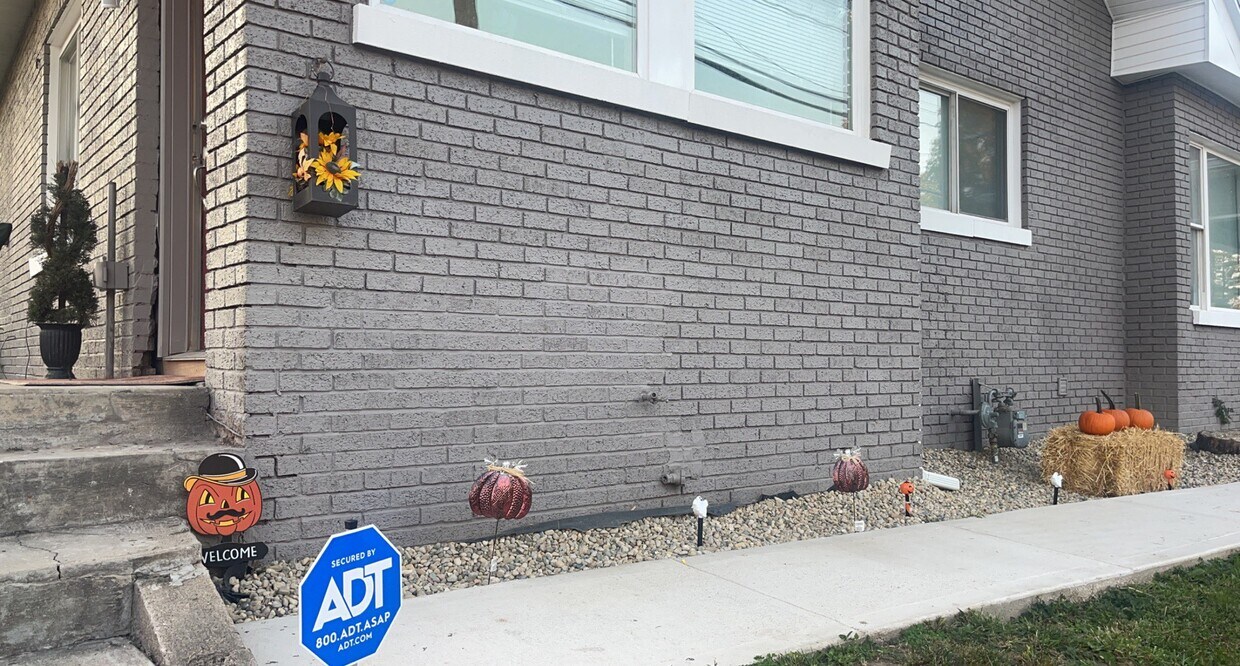 Primary Photo - 1101 W 31st St