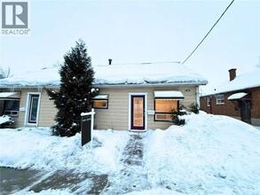 Building Photo - 143 Mill St