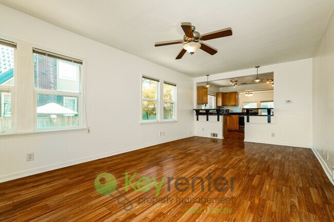 Photo - **Rent Special** Spacious 4-Bed Home Near ...