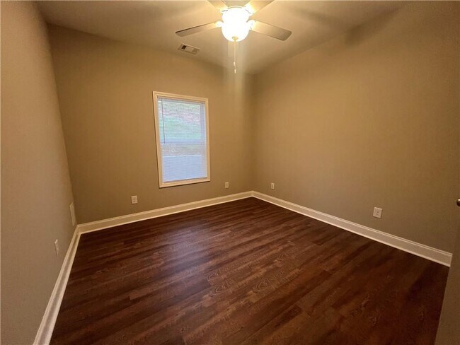 Building Photo - 536 Liberty Pk Dr