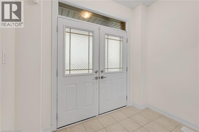 Building Photo - 22 Lilac Cir