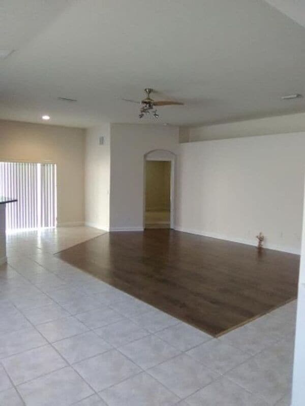 Building Photo - 407 Lofts Dr