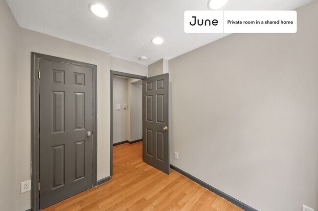 Foto del edificio - Room in Shared 3 bed/1 bath home in East Village