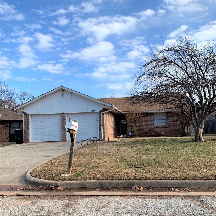 Foto principal - 4816 S Fairmont Ave