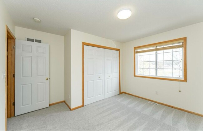 Foto del edificio - 5987 Sandcherry Pl NW