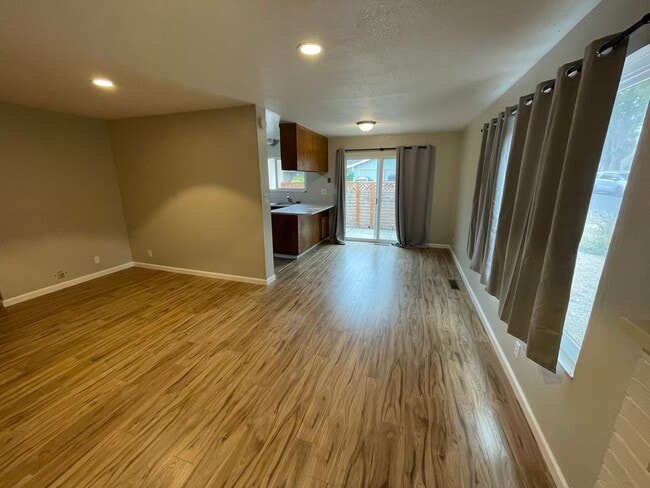 Building Photo - $2,490 – Charming 2-Bedroom, 1-Bath Duplex...