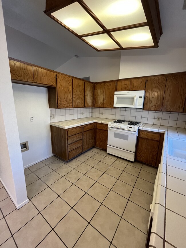 Foto del edificio - 2146 Fernwood Dr