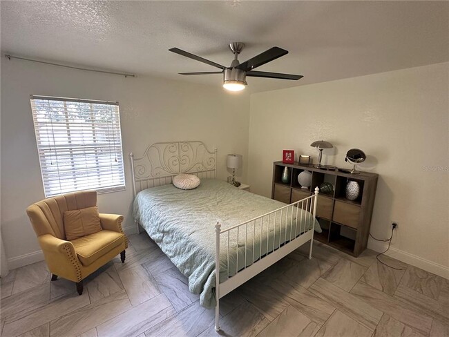 Building Photo - 7327 Floral Cir E