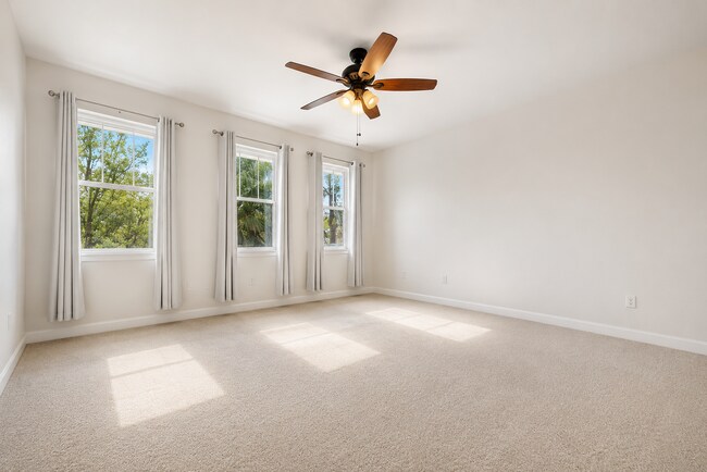 Building Photo - 770 Millbrae Ct