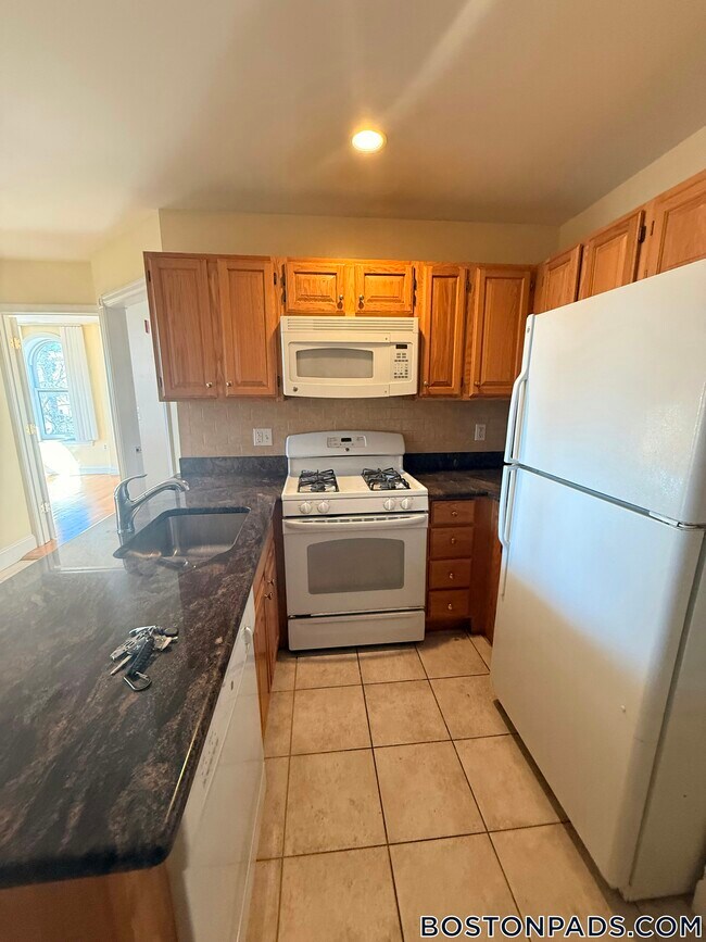 Foto del edificio - 90 Westland Ave