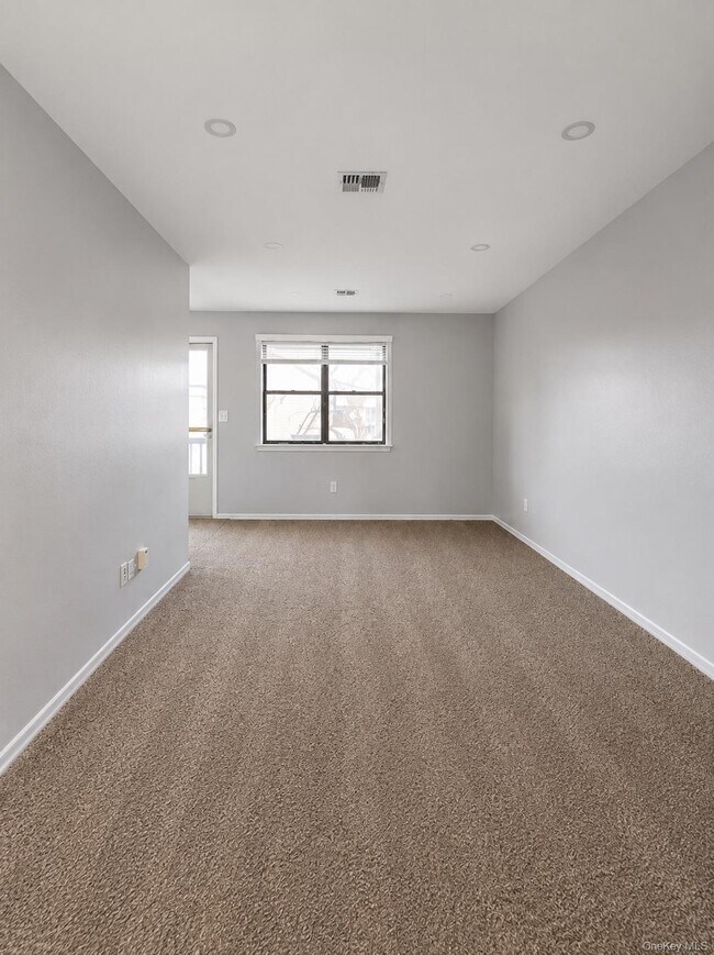 Foto del edificio - 24 Milford Ln
