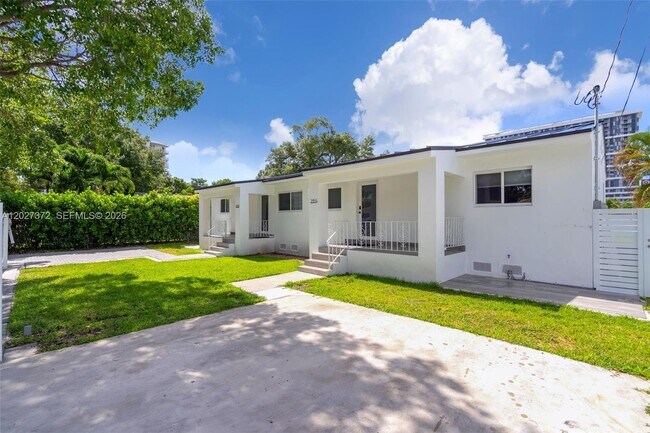Foto del edificio - 2814 SW 26th St