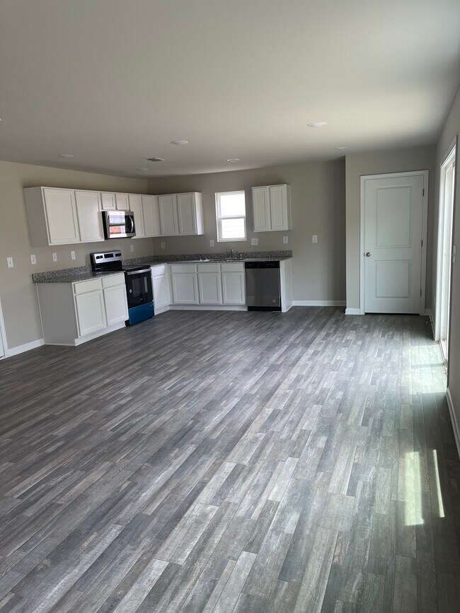 Foto del edificio - 105 Autumn Leaves Ln