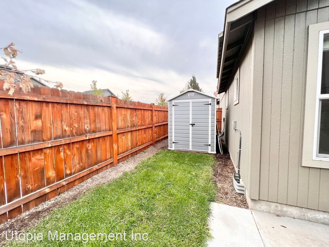 Foto del edificio - 3 br, 3 bath House - 21194 Darnel Avenue