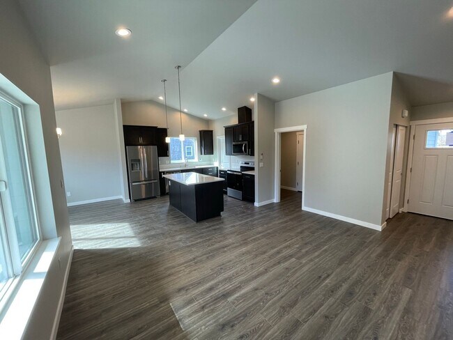 Foto del edificio - 2707 Oakes Ave